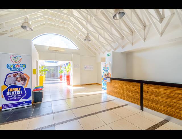 1,610M² OFFICE FOR SALE IN WOODMEAD